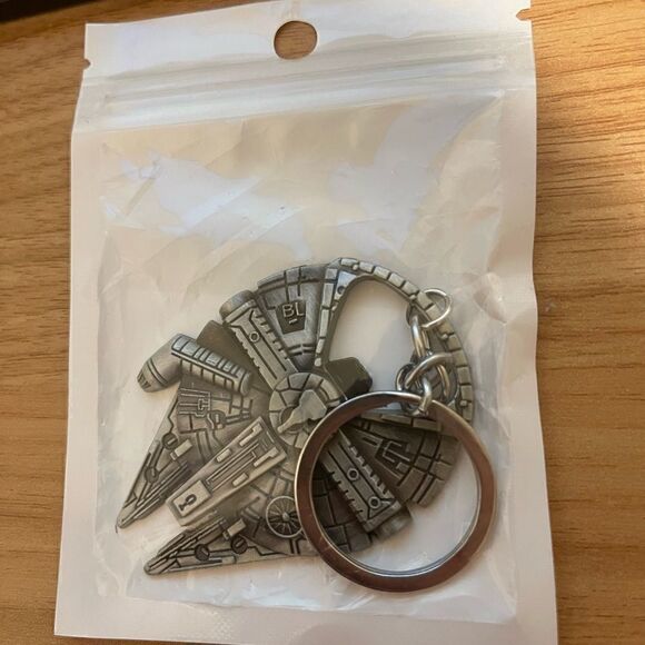 COPY - Heavy-duty silver color star wars millennium falcon bottle opener,2.5x2 … - Picture 2 of 8